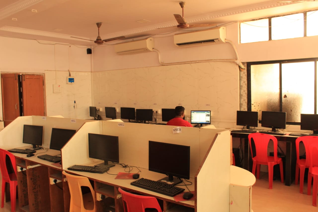 Computer Lab | Amenities | SEM Trust College